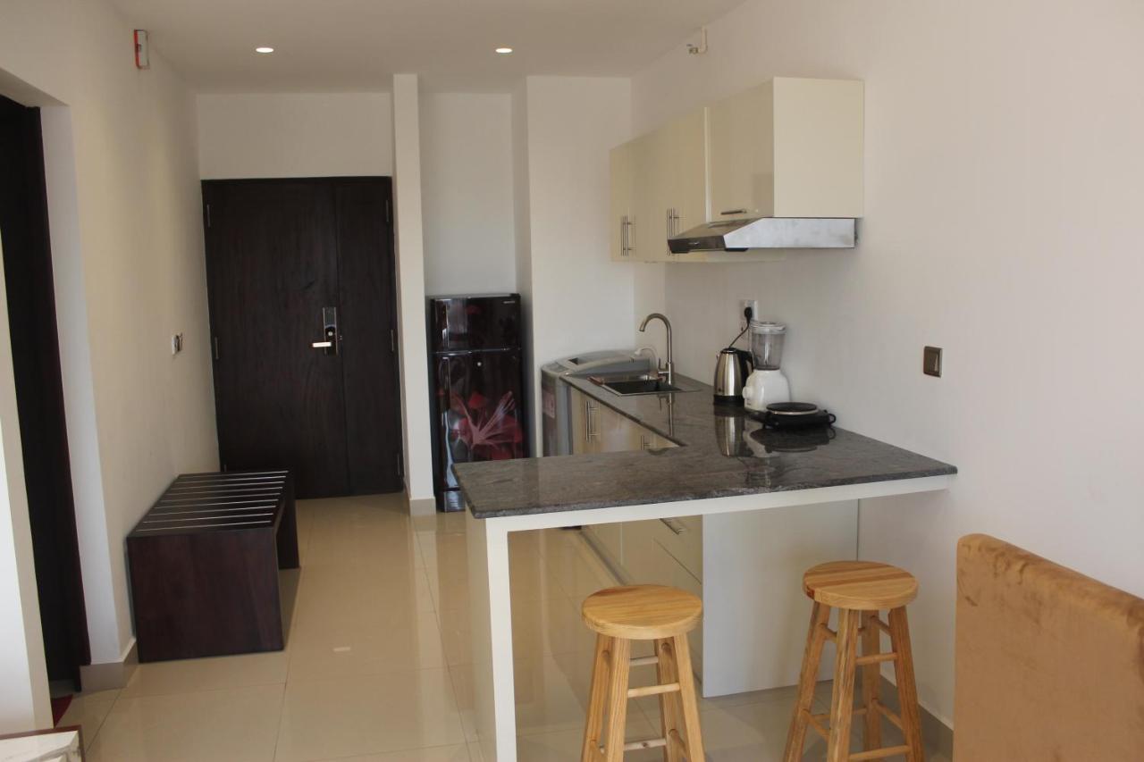 Ocean Breeze Sea View Luxury Apartments Negombo Exterior foto