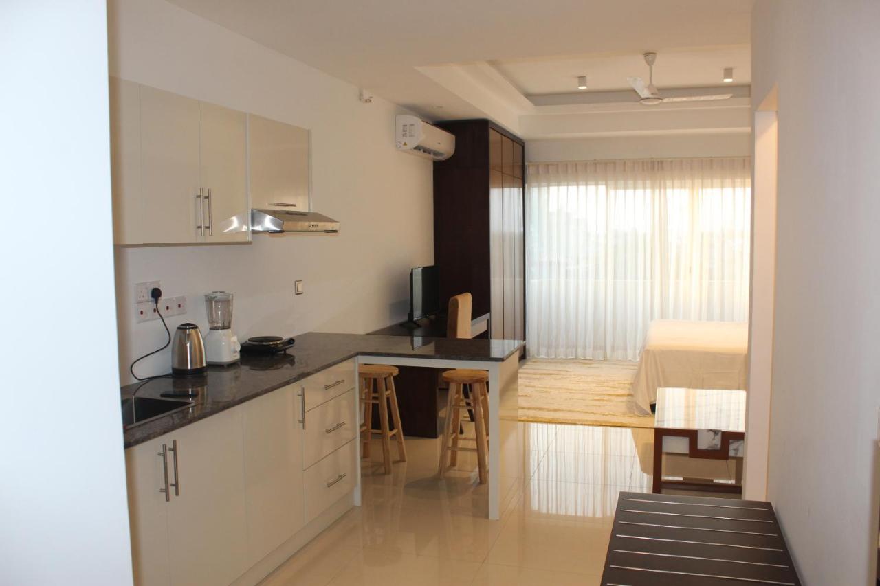 Ocean Breeze Sea View Luxury Apartments Negombo Exterior foto