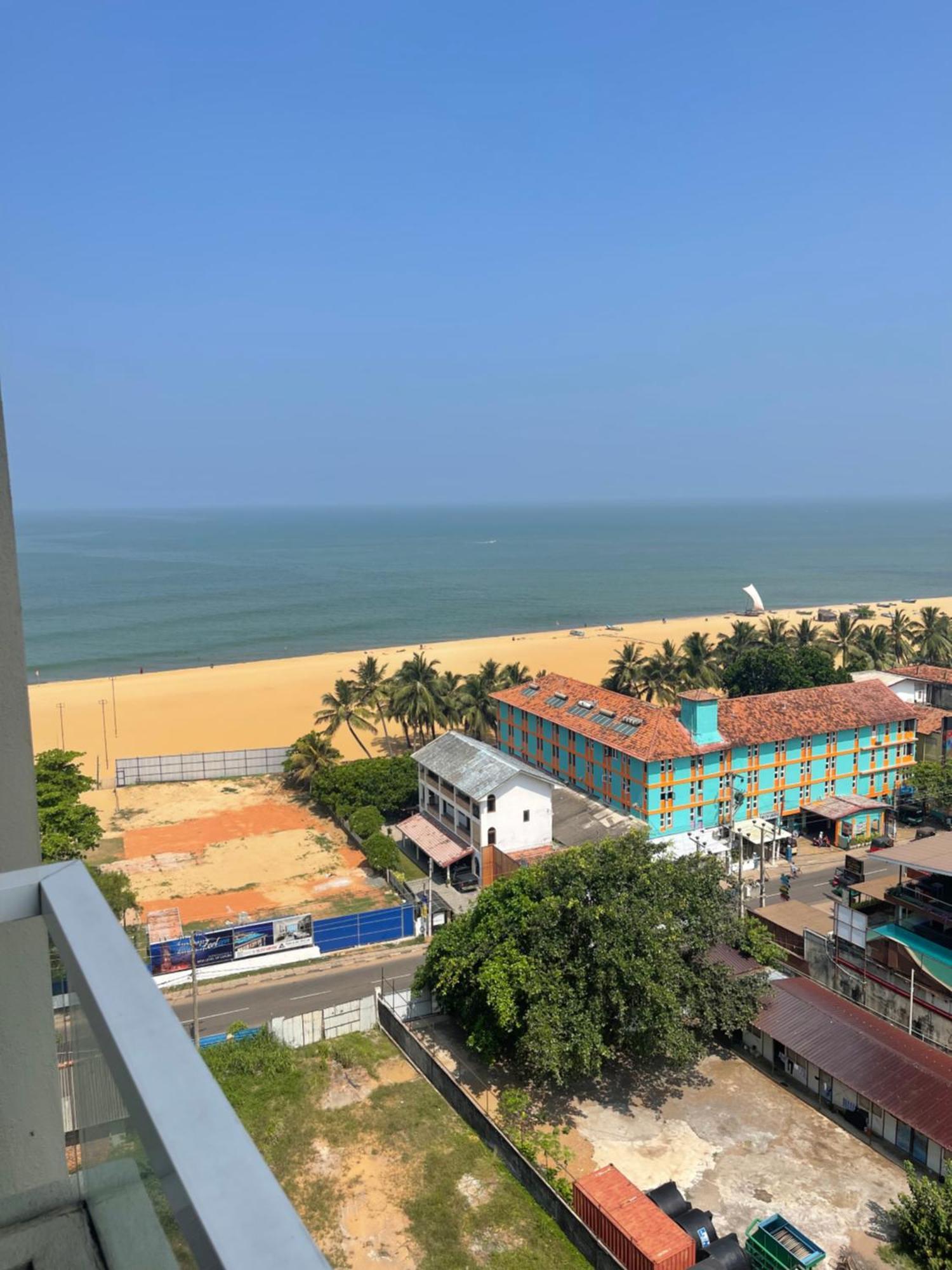 Ocean Breeze Sea View Luxury Apartments Negombo Exterior foto