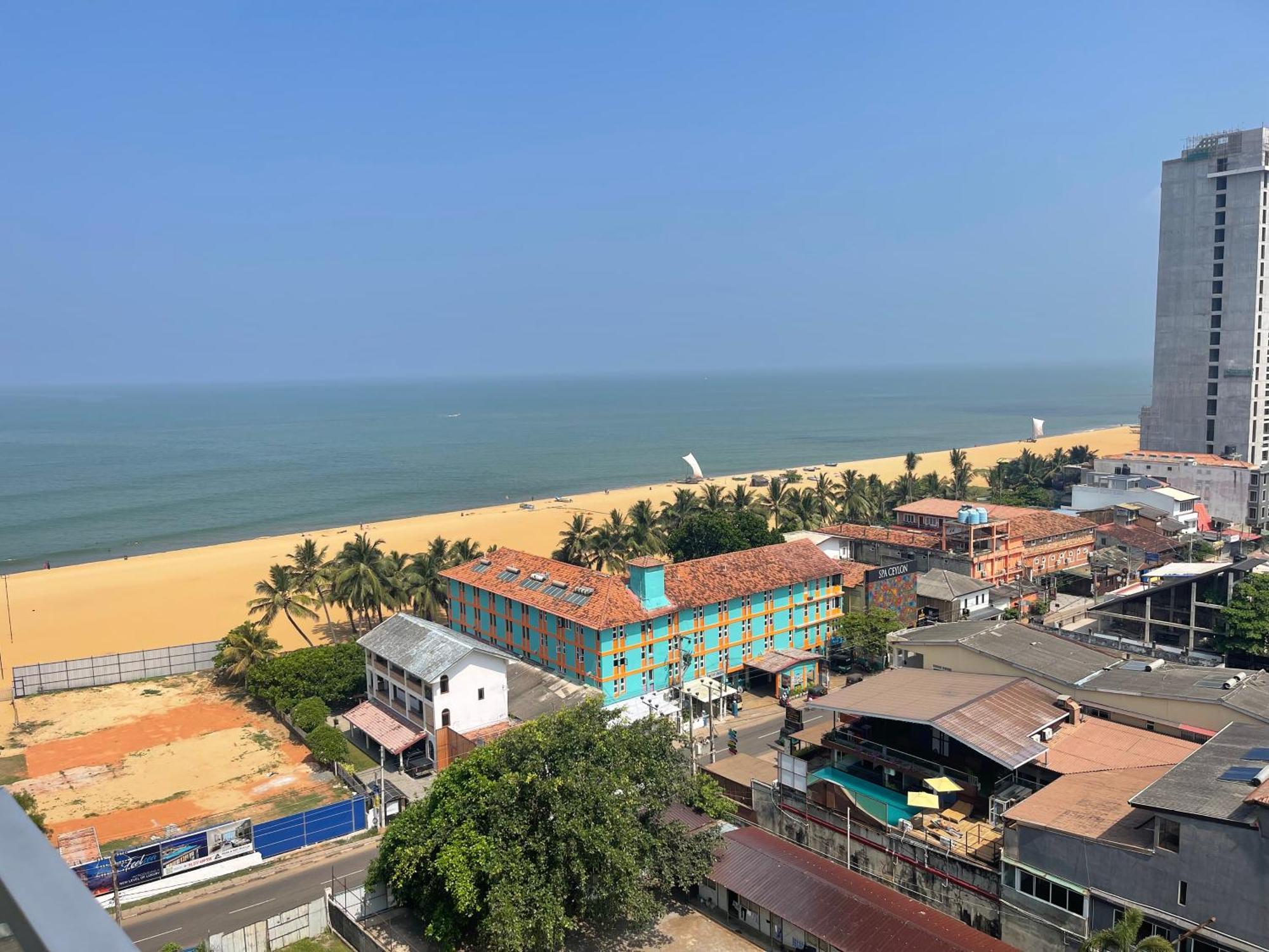 Ocean Breeze Sea View Luxury Apartments Negombo Exterior foto