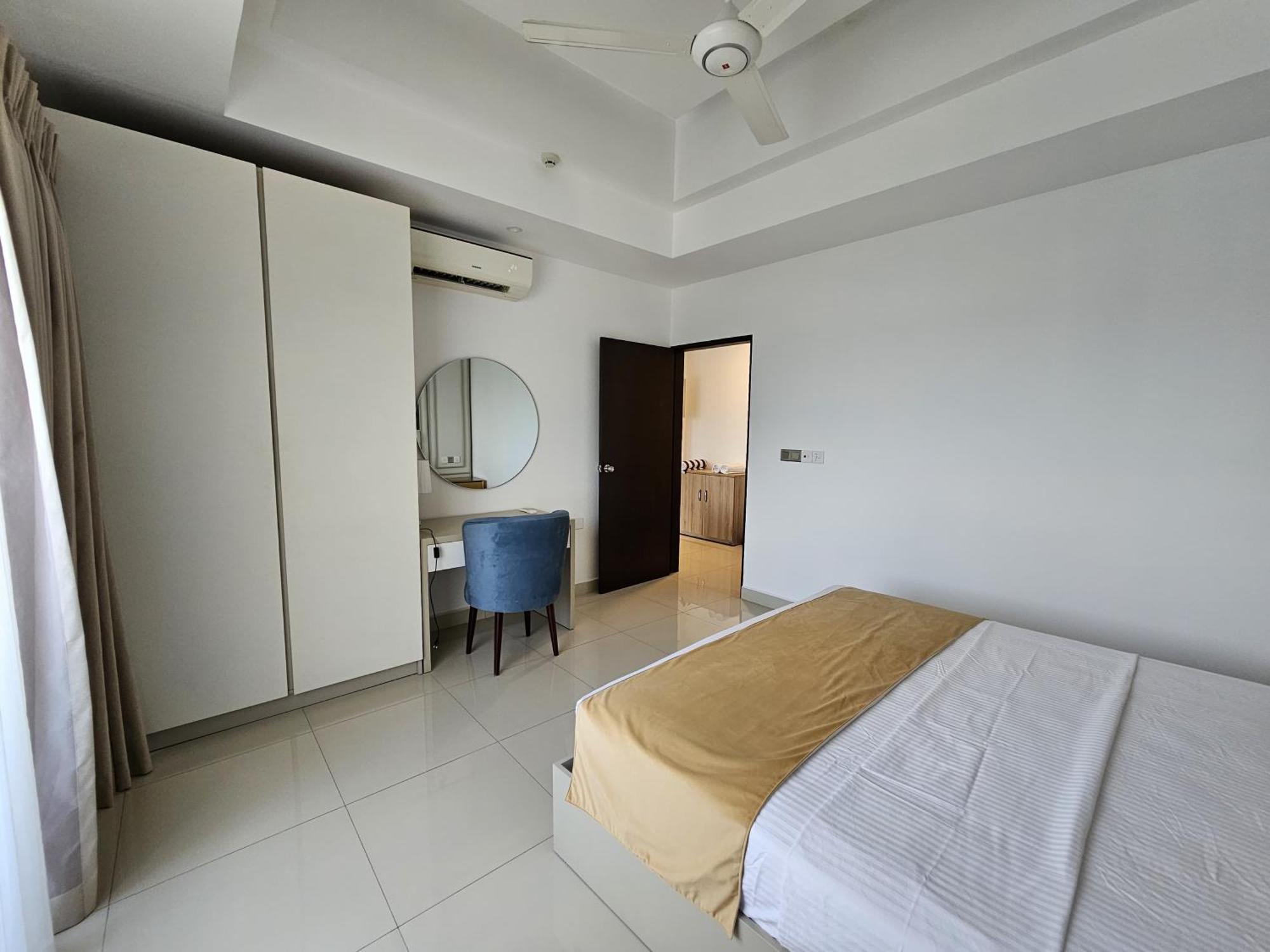 Ocean Breeze Sea View Luxury Apartments Negombo Exterior foto