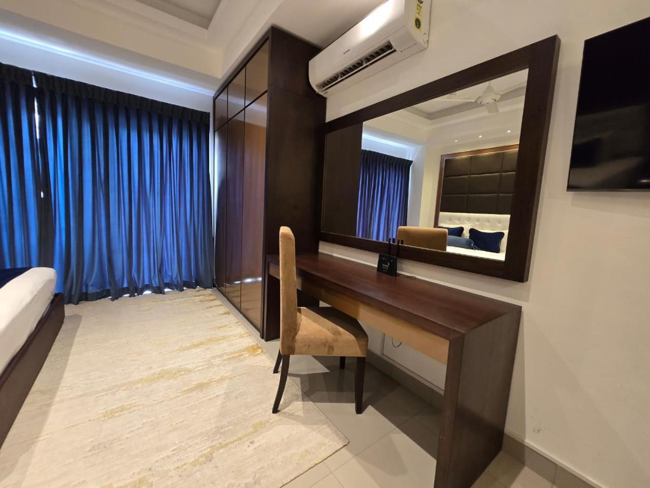 Ocean Breeze Sea View Luxury Apartments Negombo Exterior foto